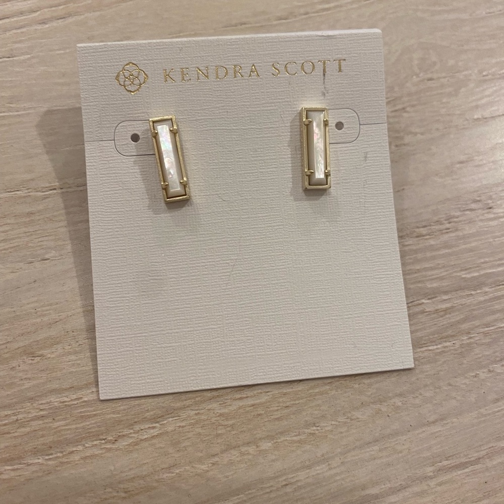 Kendra Scott  ‘Lady’ Earring Gold/MOP